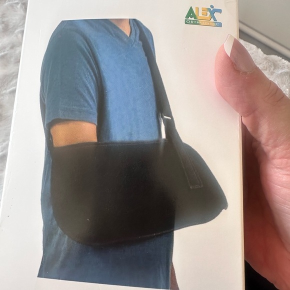 Deluxe Arm Sling with Black Support - Picture 5 of 7